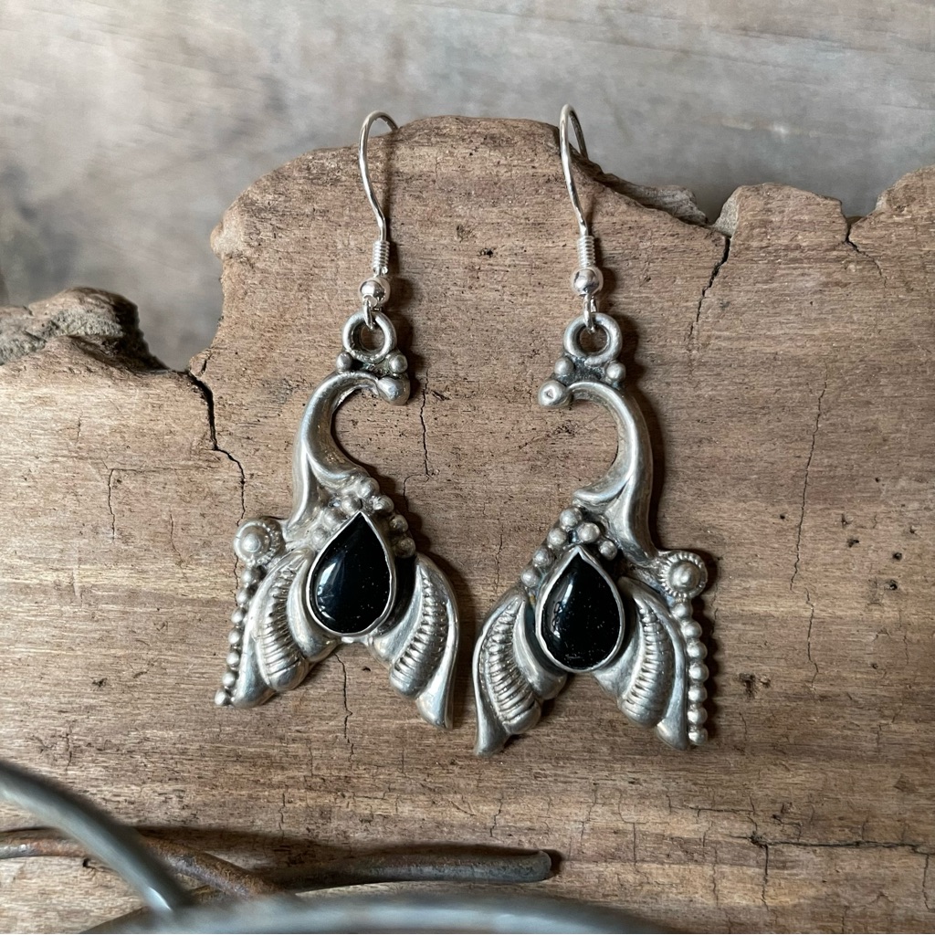Vintage Black Onyx Sterling Silver Filigree Dangle Drop Earrings